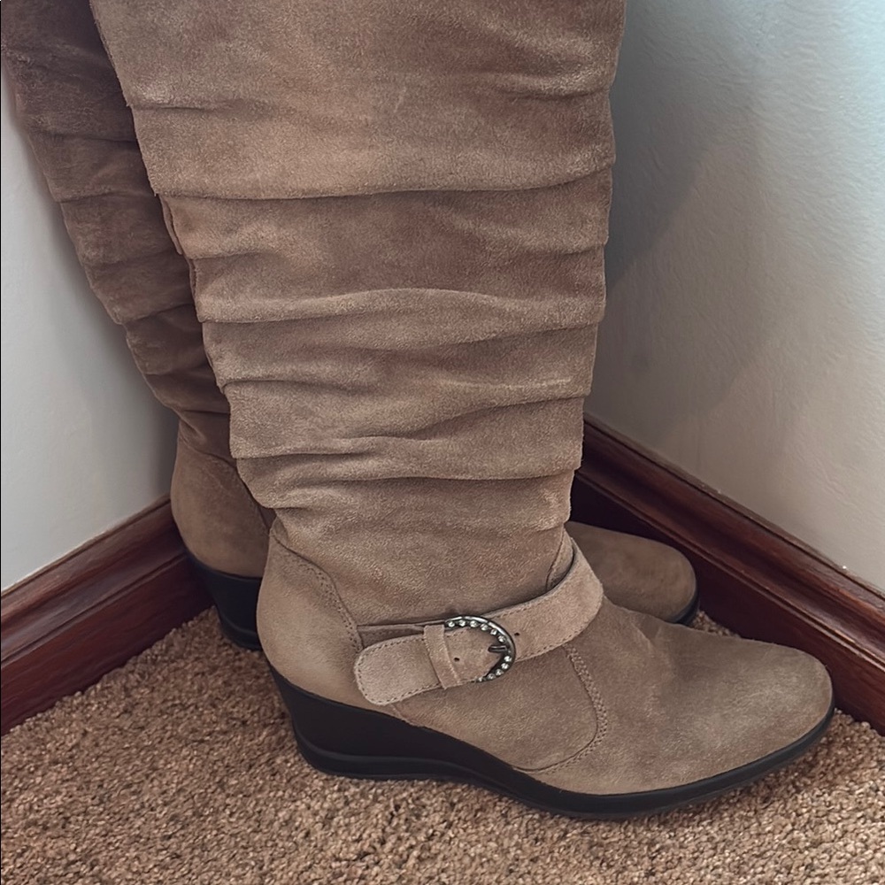 GEOX Women's Tan Suede Boots